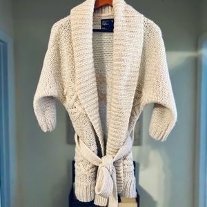 AE Sweater- like new!